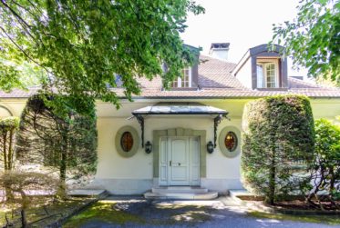 Maison de Maître - l'intimité d'un grand jardin verdoyant.