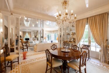 Maison de Maître - l'intimité d'un grand jardin verdoyant.